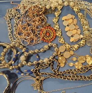 1 Pound Unsorted Craft Mixed Jewellery Lot for crafts repairs upcycling READ